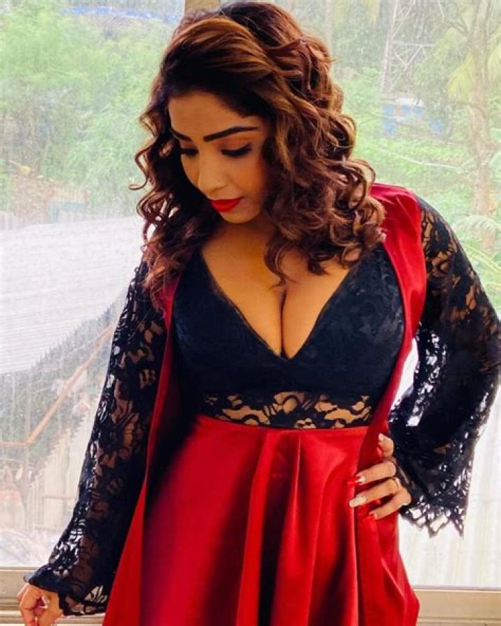 Aayushi Jaiswal: The Rising Star of Ullu Web Series