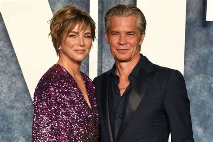 Alexis Knief Married To Actor Husband Timothy Olyphant; Loving Father Timothy Finds It Hard To Impre ·