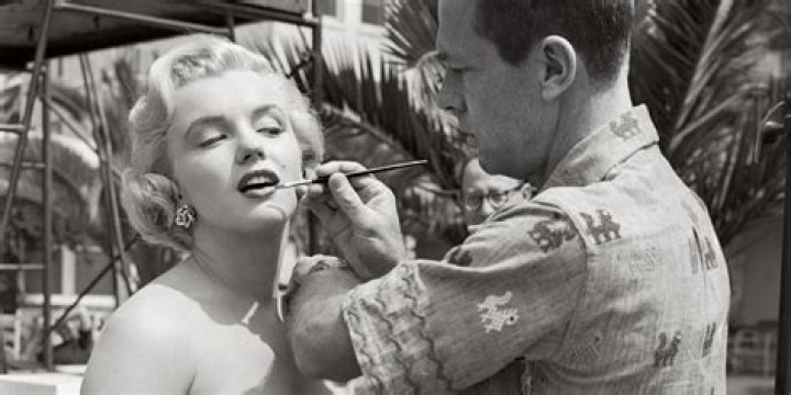 Behind The Scenes Of Hollywood Glamour