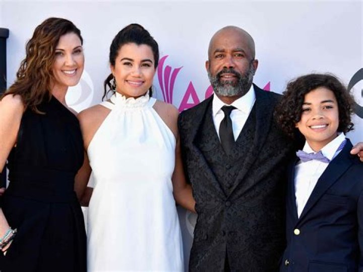 Beth Leonard Bio, Age, Everything About Darius Ruckers Wife ·