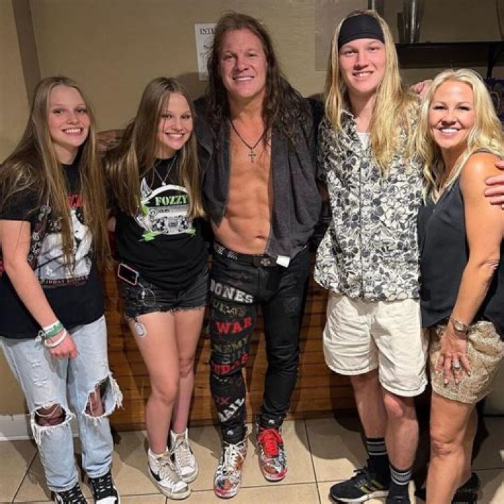 Chris Jericho Wife, Kids, Age, Height, Weight, WWE Career, Is He Gay?