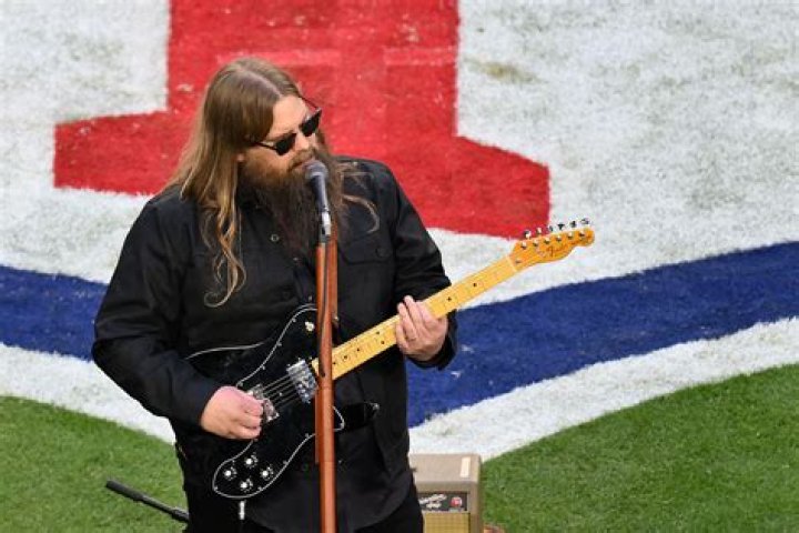 Chris Stapletons Soulful, Bluesy National Anthem Performance Draws Tears From Players on Fi |