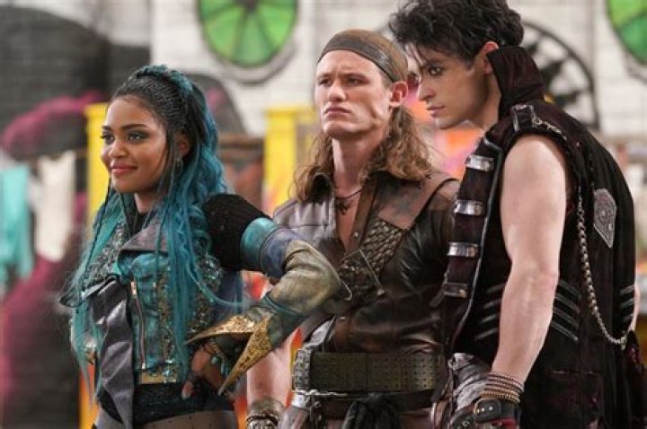 Descendants 3 Photos Of The Disney Channel Movie Hollywood Life