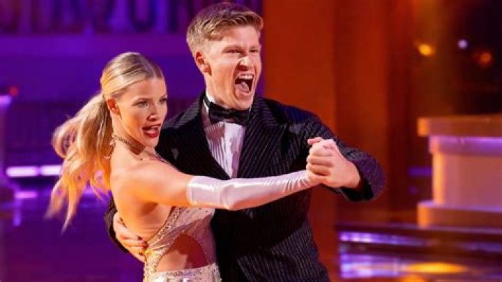 DWTS star breaks down over relationship with kids ·
