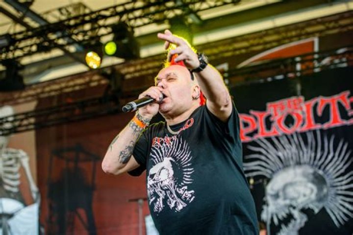 GleamVibe | Wattie Buchan