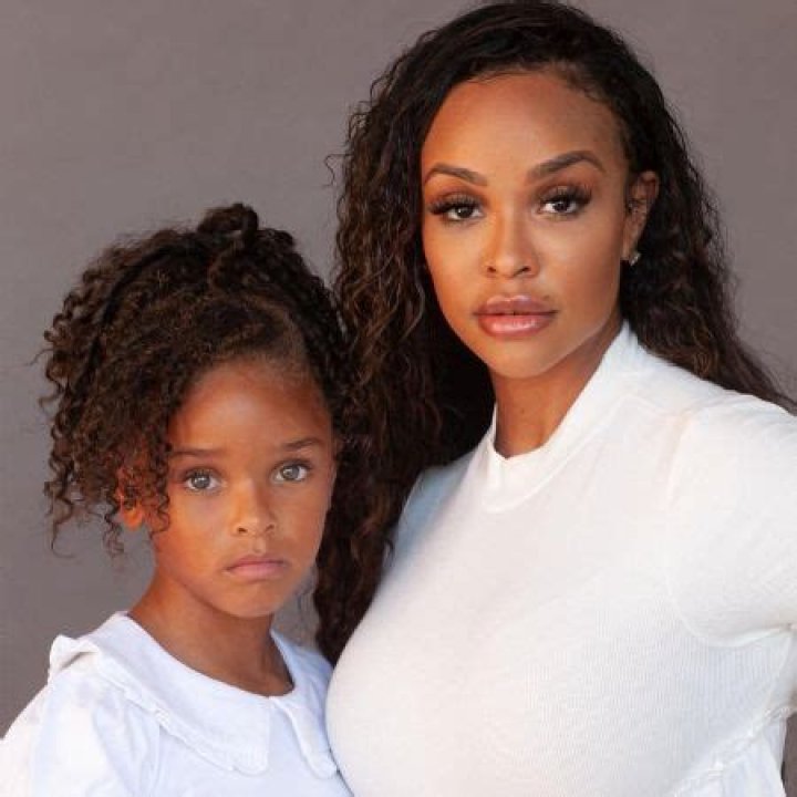 Khari Barbie Maxwell ·