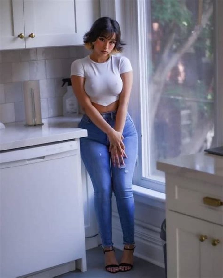 Lela Sohna: The Rising Star of the Entertainment Industry