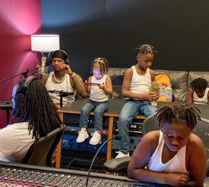 Meet Moneybagg Yo- American Rapper & Songwriter Bio, Girlfriend, Children & Net Worth ·