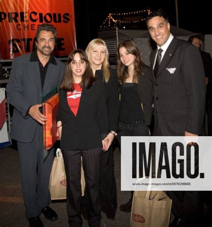 Mia Mantegna Wiki, Age, Biography, Height, Nationality, Parents, Instagram |