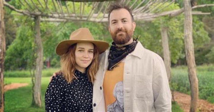 Renee Felice Smith Biography, Family, Relationship Status, Career, Net Worth