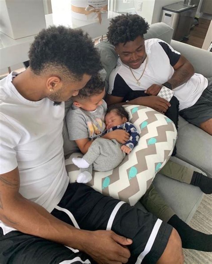 Trey Songz girlfriend, brother and mom