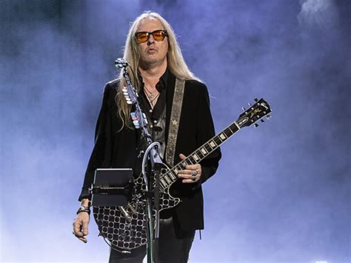 Where Does Jerry Cantrell Live? A Deep Dive into the Life of the Alice in Chains Guitarist