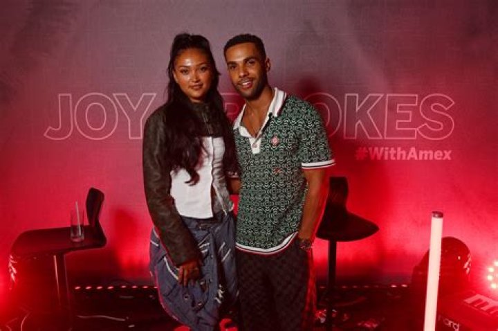 Who Are Joy Crookes Parents? Family Of British Singer-Songwriter