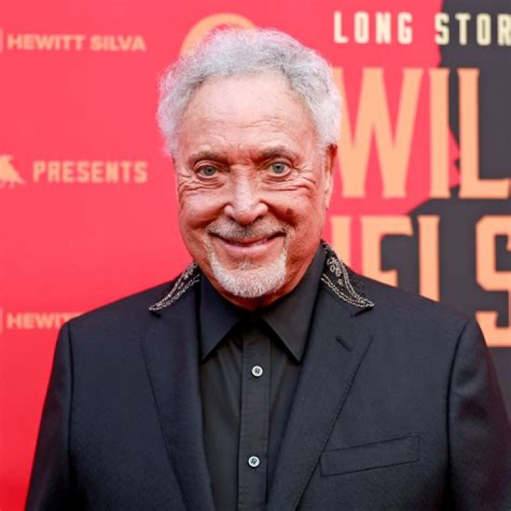 Who is Tom Jones?His biography, age, height, net worth, is he still alive?